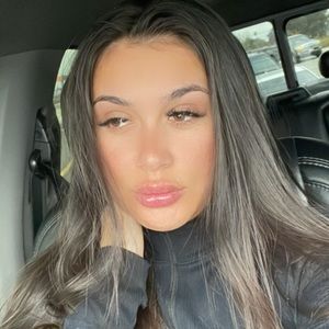 Meet your Posher, Clara